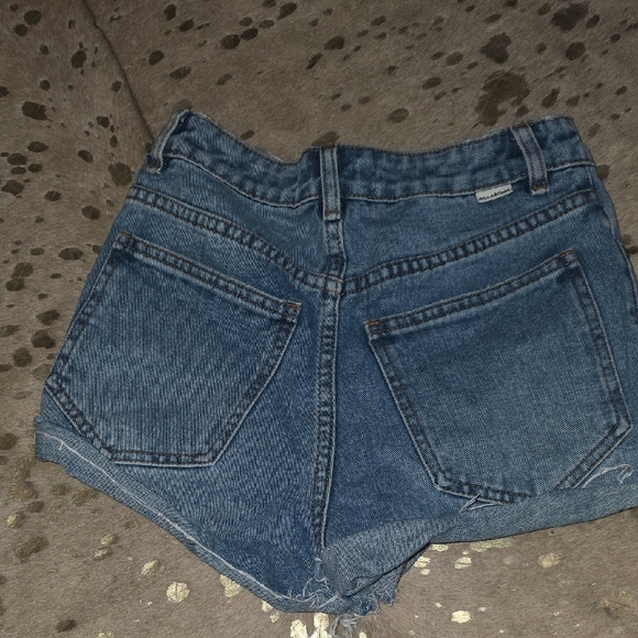 Blue Jean Shorts with Raw Hem and Relaxed Fit - Picture 4 of 6